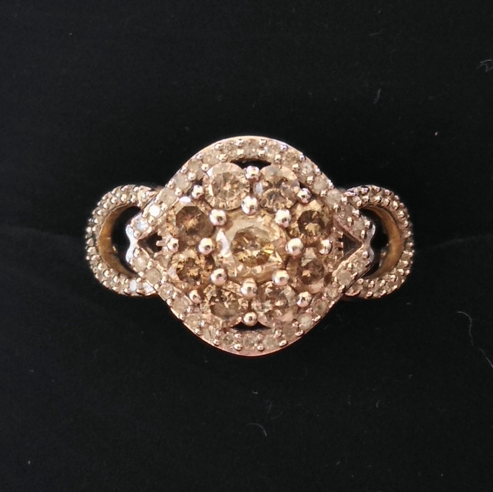 10K 1.50CTW Diamond Ring - Picture 4 of 11